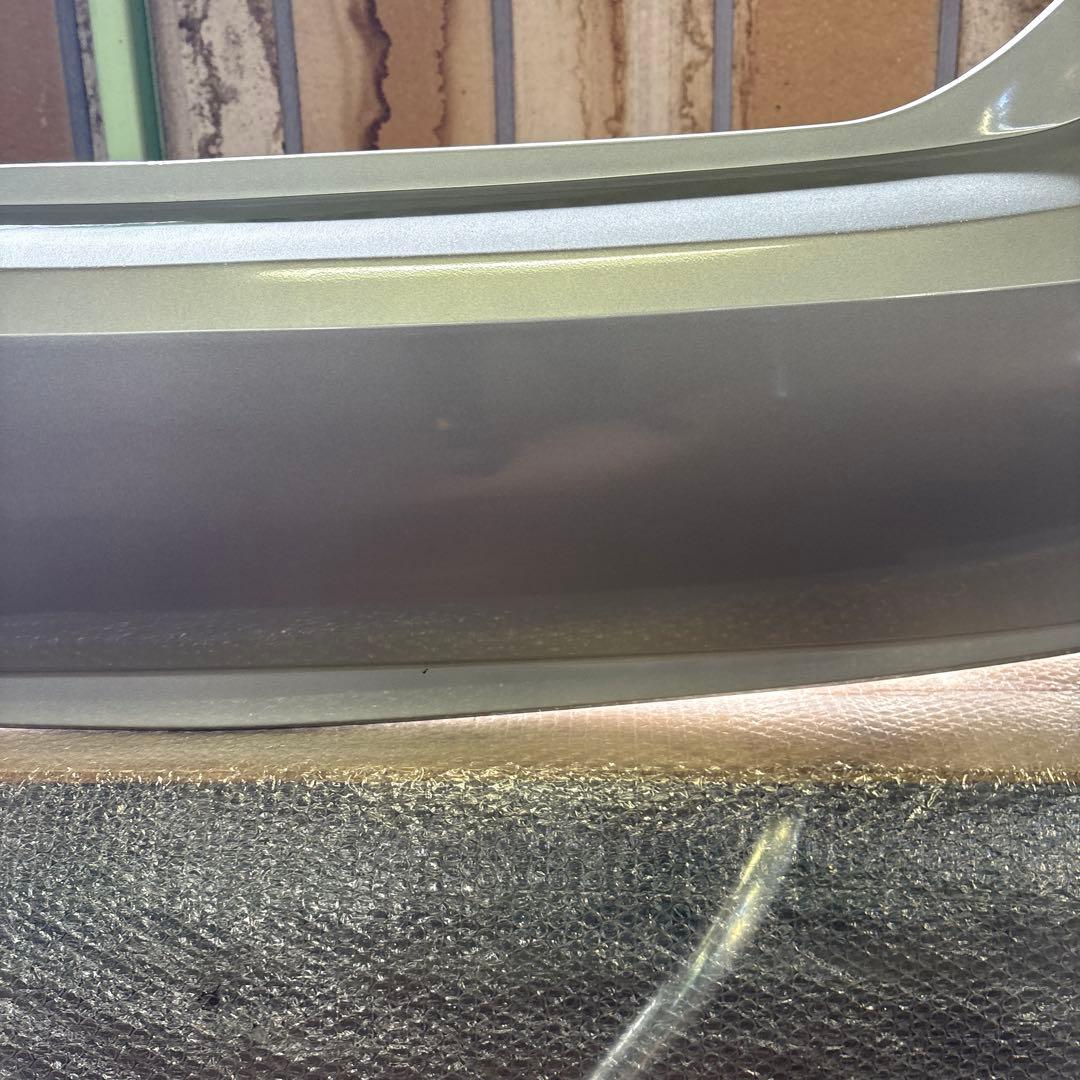 (92)30プリウス　社外リアバンパー　1F7