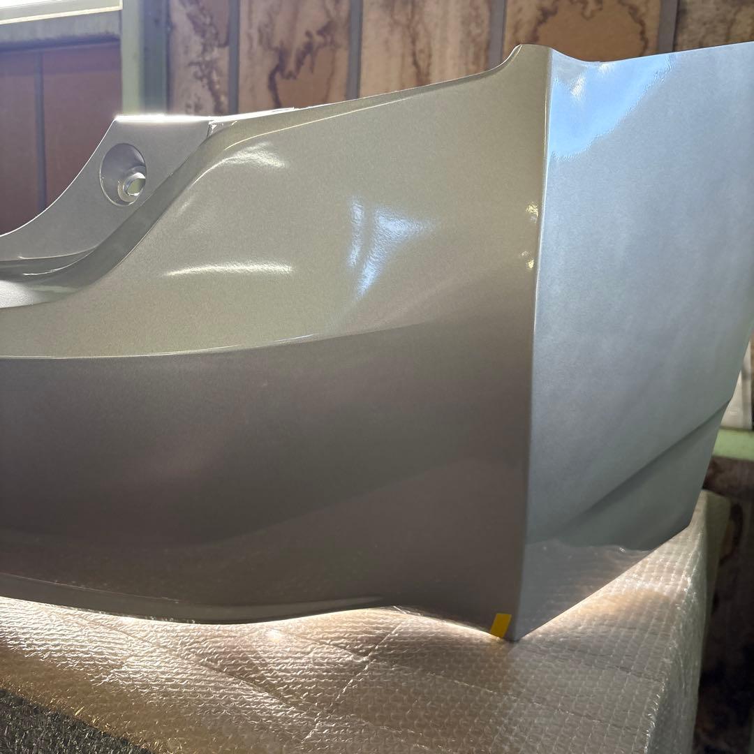 (92)30プリウス　社外リアバンパー　1F7