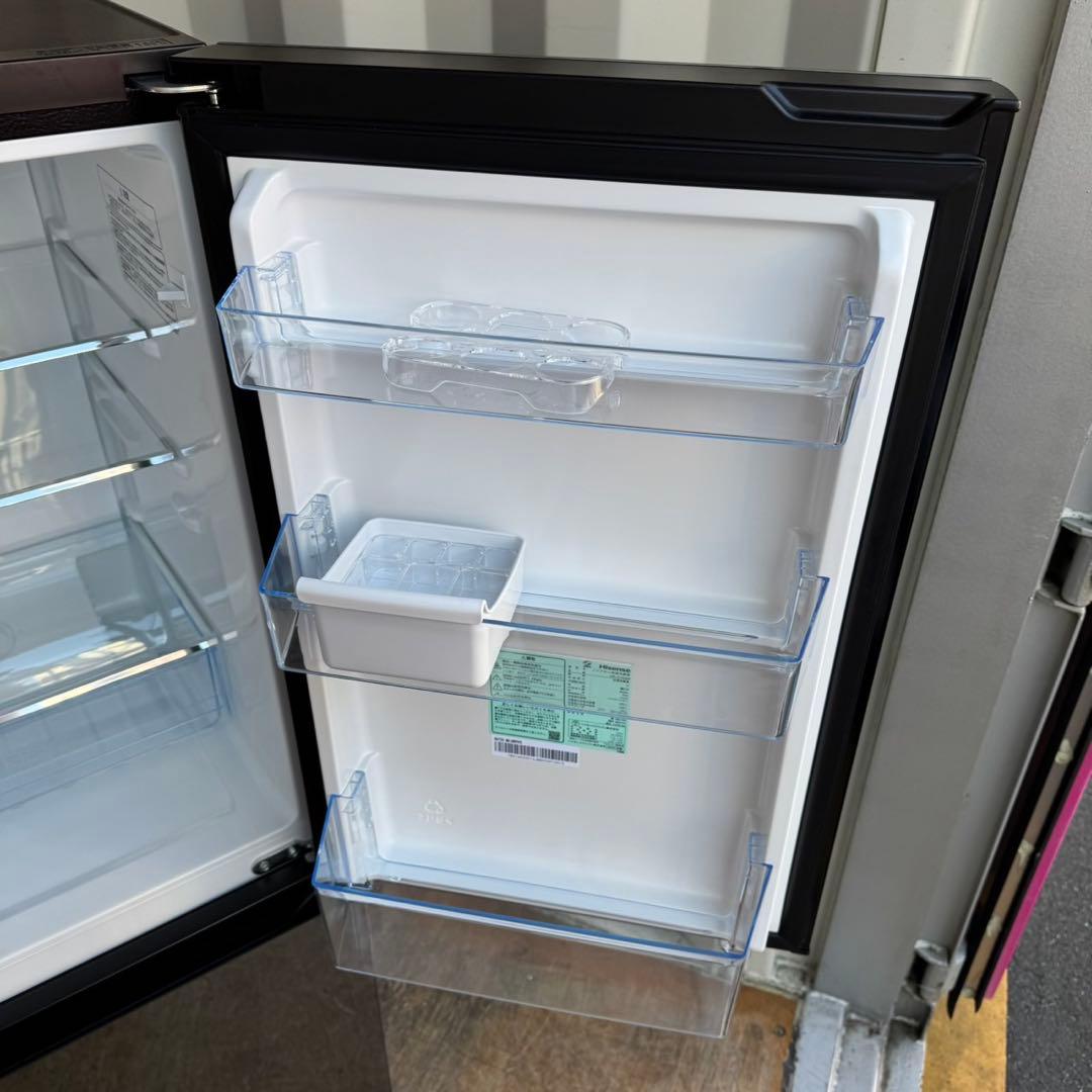 59⭐️2023年製★ハイセンス　冷蔵庫　ミラー　ブラック　鏡　右開き　一人暮らし