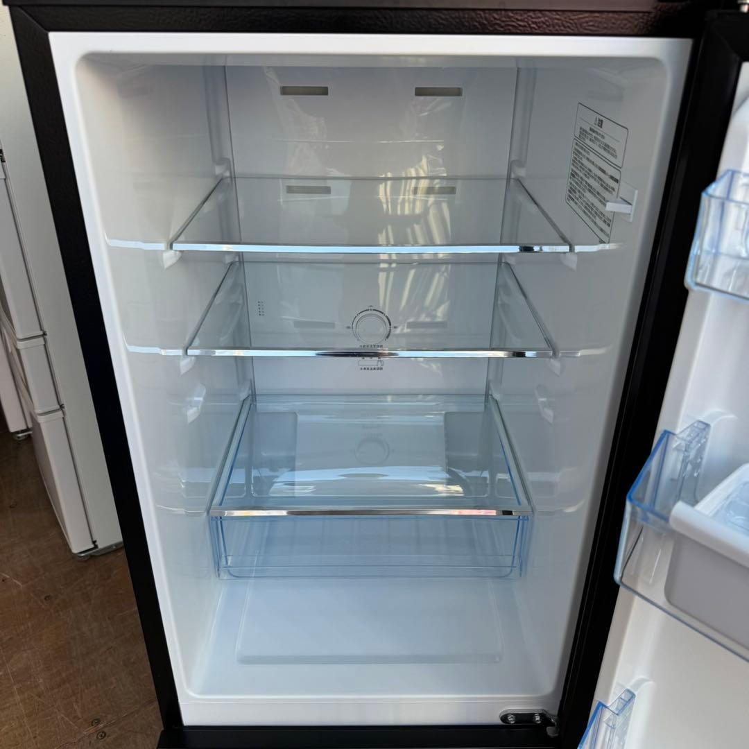 59⭐️2023年製★ハイセンス　冷蔵庫　ミラー　ブラック　鏡　右開き　一人暮らし