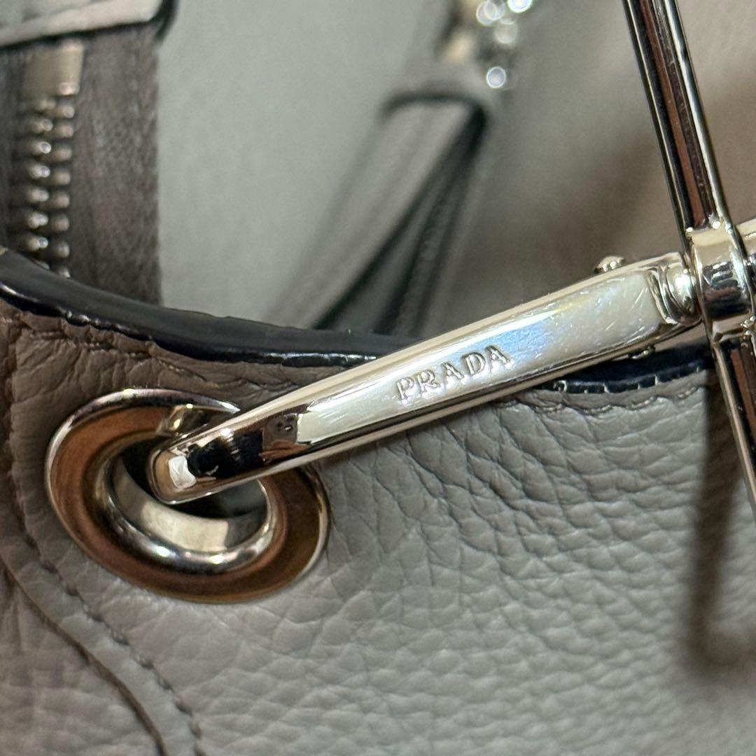 PRADA ヴィテッロ・フェニックス レザー バケット バッグ