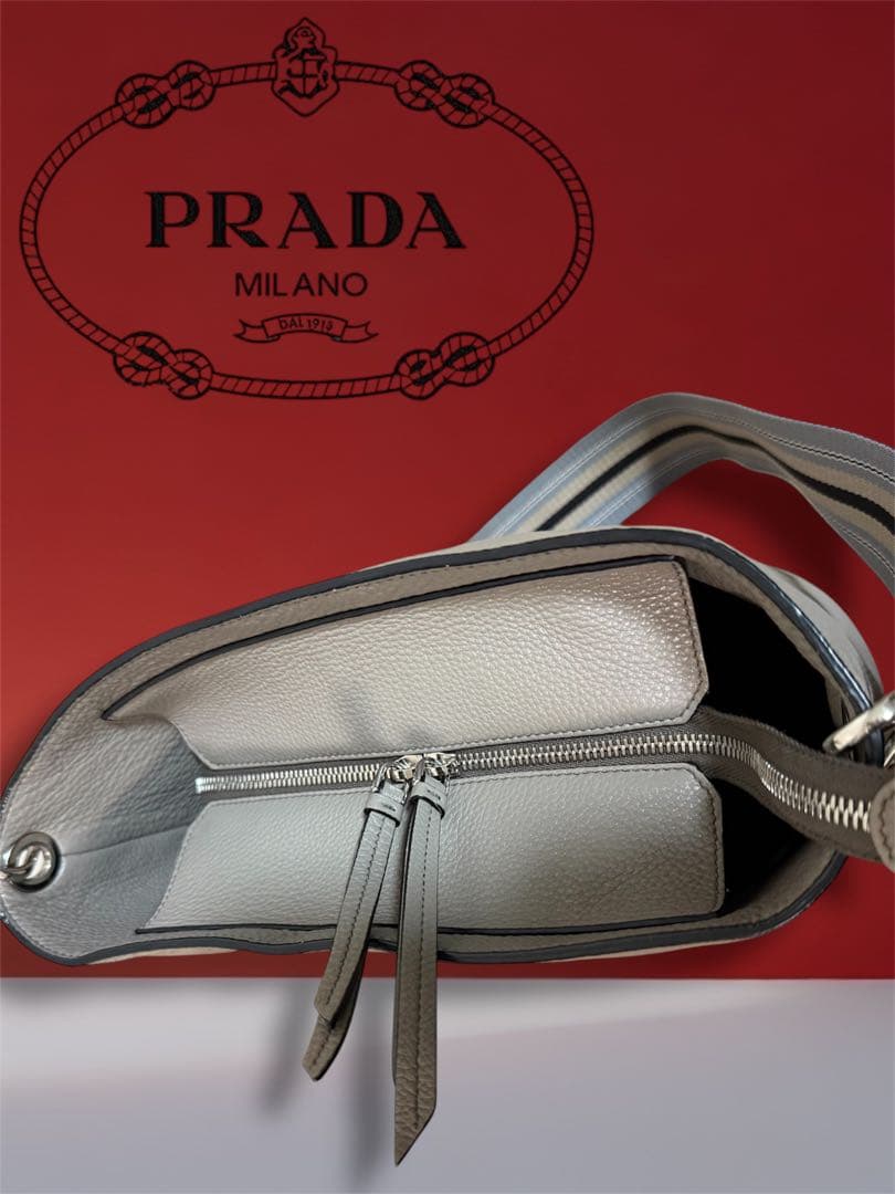 PRADA ヴィテッロ・フェニックス レザー バケット バッグ