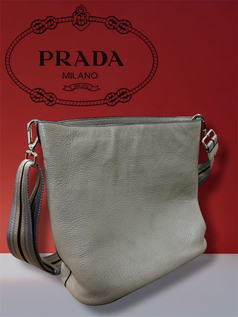 PRADA ヴィテッロ・フェニックス レザー バケット バッグ