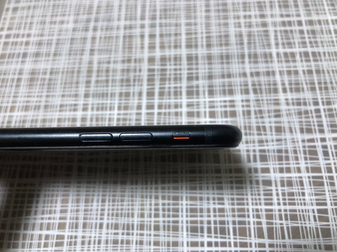 iPhone SE (第3世代) 本体 箱付きバッテリー交換100% 画面新品