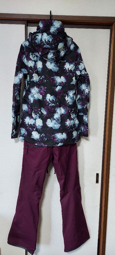 美品　VOLCOM　スノーボードウェア 上下セット