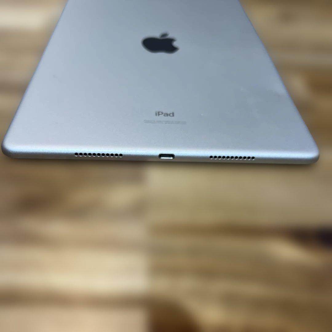 K1383 SIMフリー　iPad Air 3 64GB