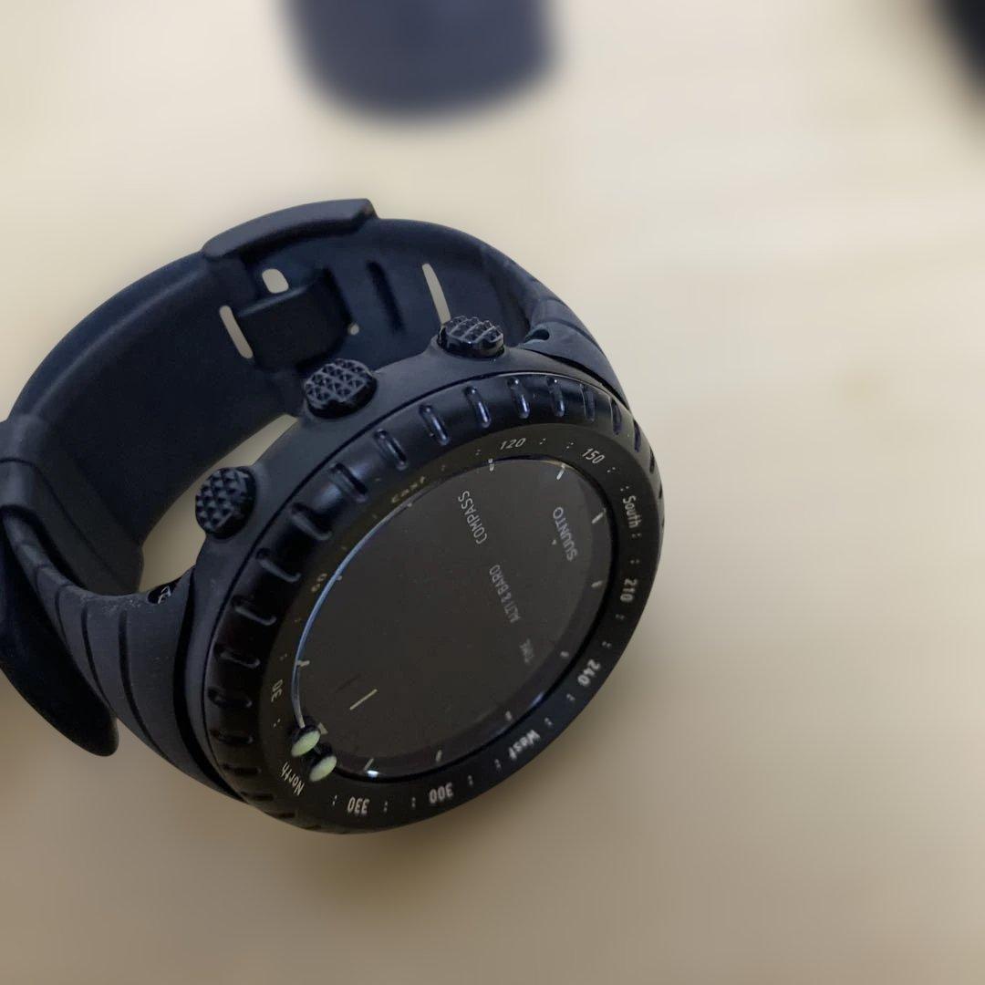 SUUNTO CORE スント コア オールブラック 時計新品。