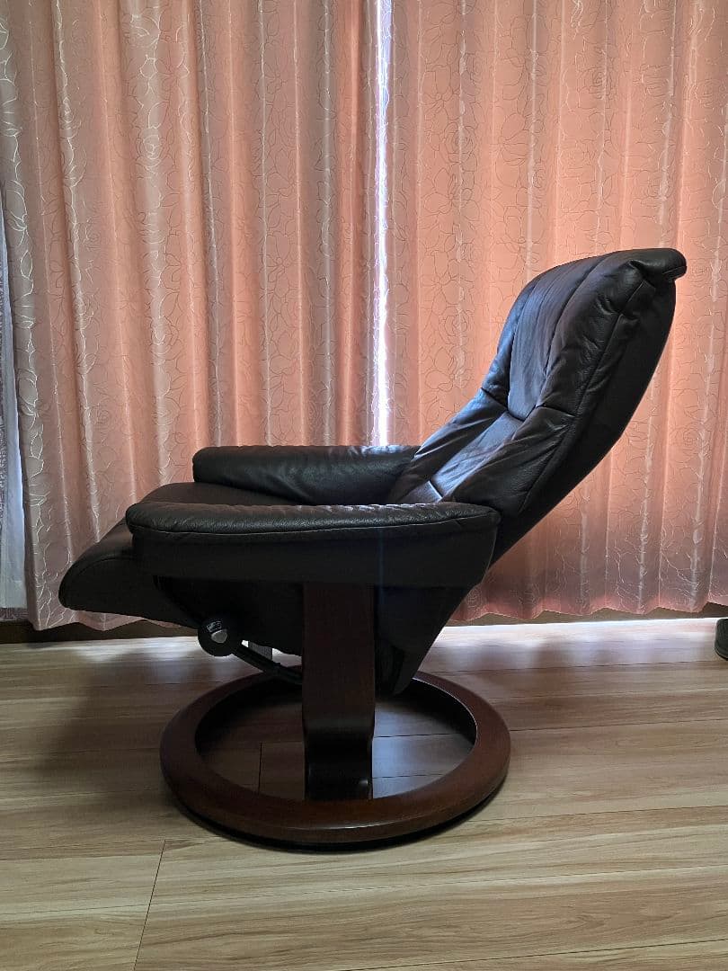 エコーネス・ストレスフリー オットマン付き