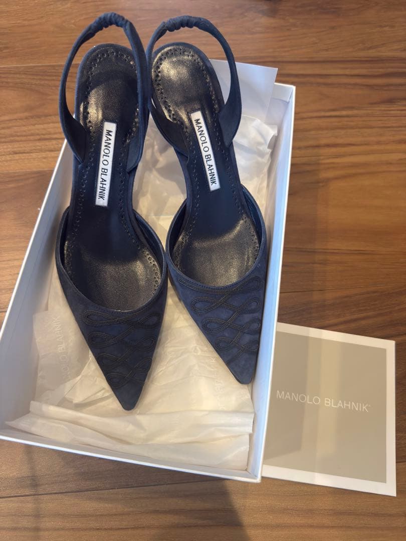 【美品】マノロブラニク Bordosli スエード ディープブルー