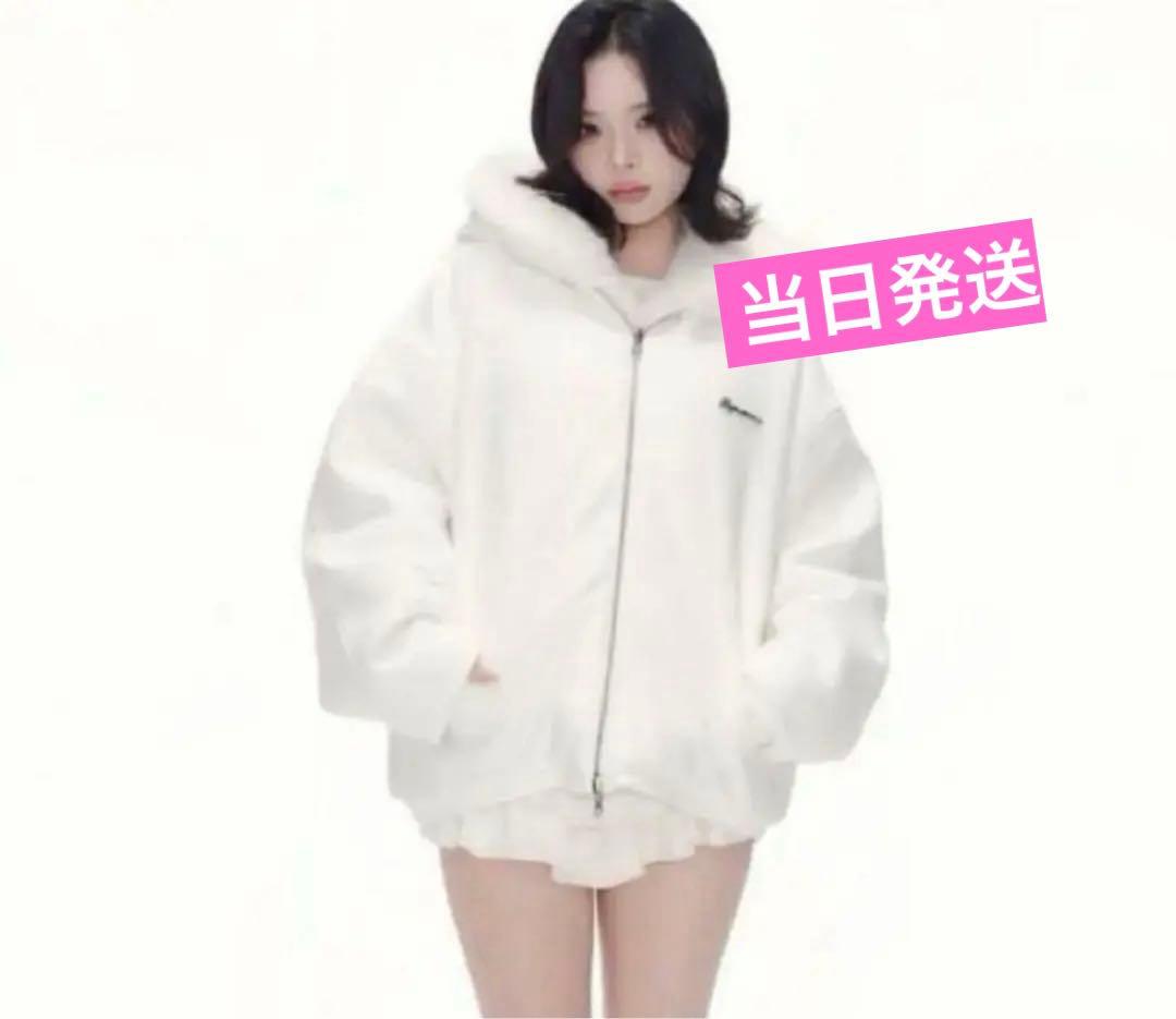 andwang kirakira 2way fur zip up ホワイト