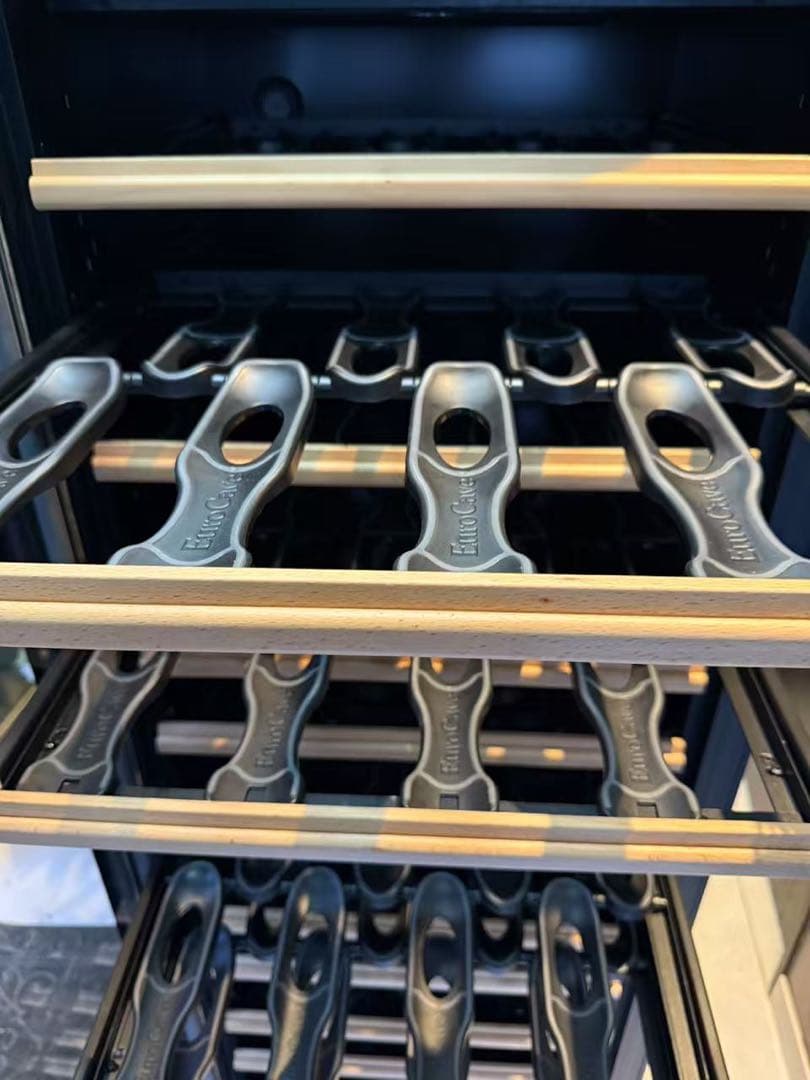 EUROCAVE エージング用ワインセラー V-259V3