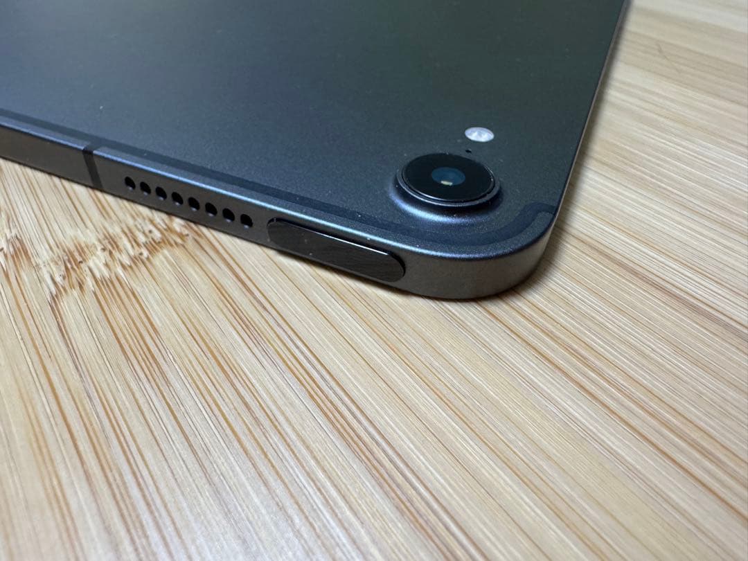 バッテリー100% iPad mini 第6世代のCellularモデル