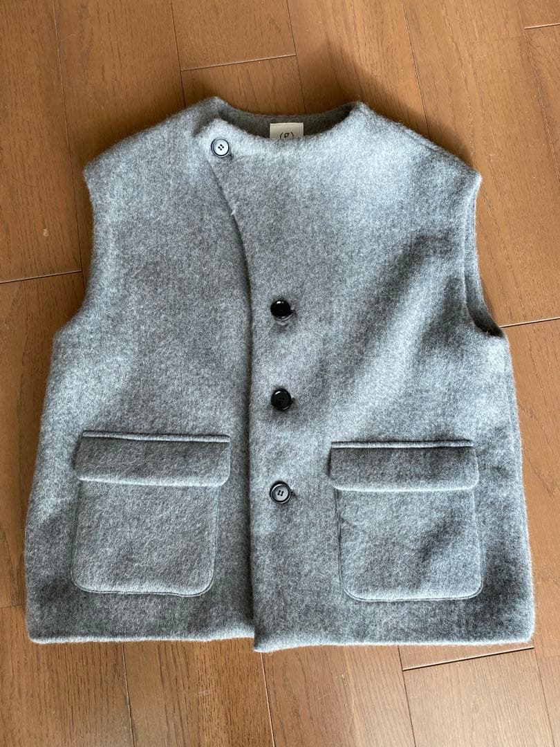 g グラムシャギー ニードル ウール ベスト グレー　キナリノモール