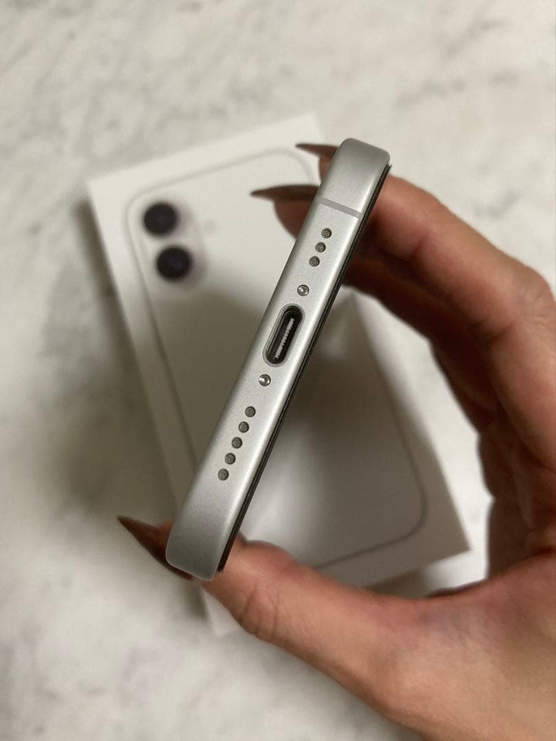 Apple iPhone 16 ホワイト 128GB