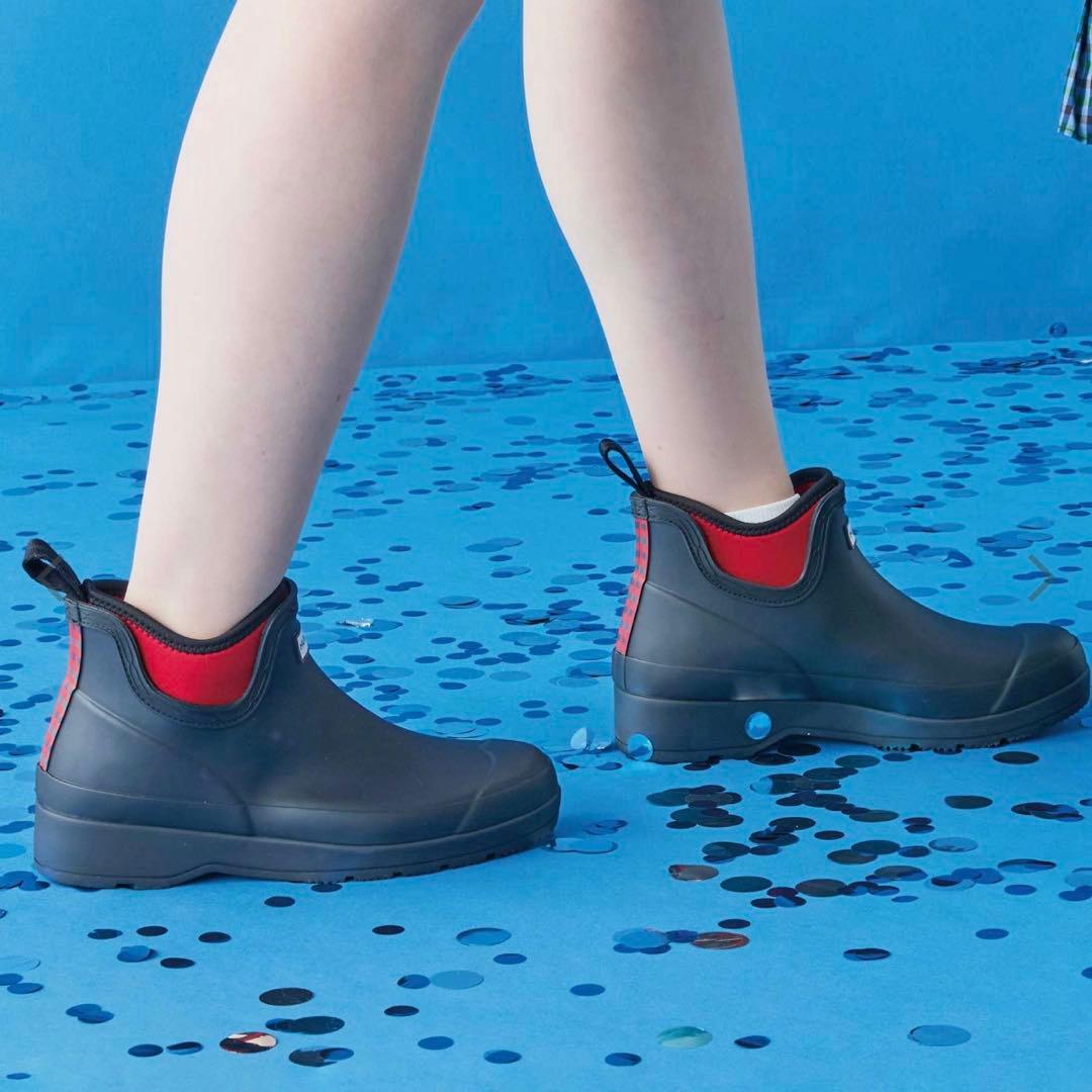 ファミリア　レインブーツ　HUNTER × familiar