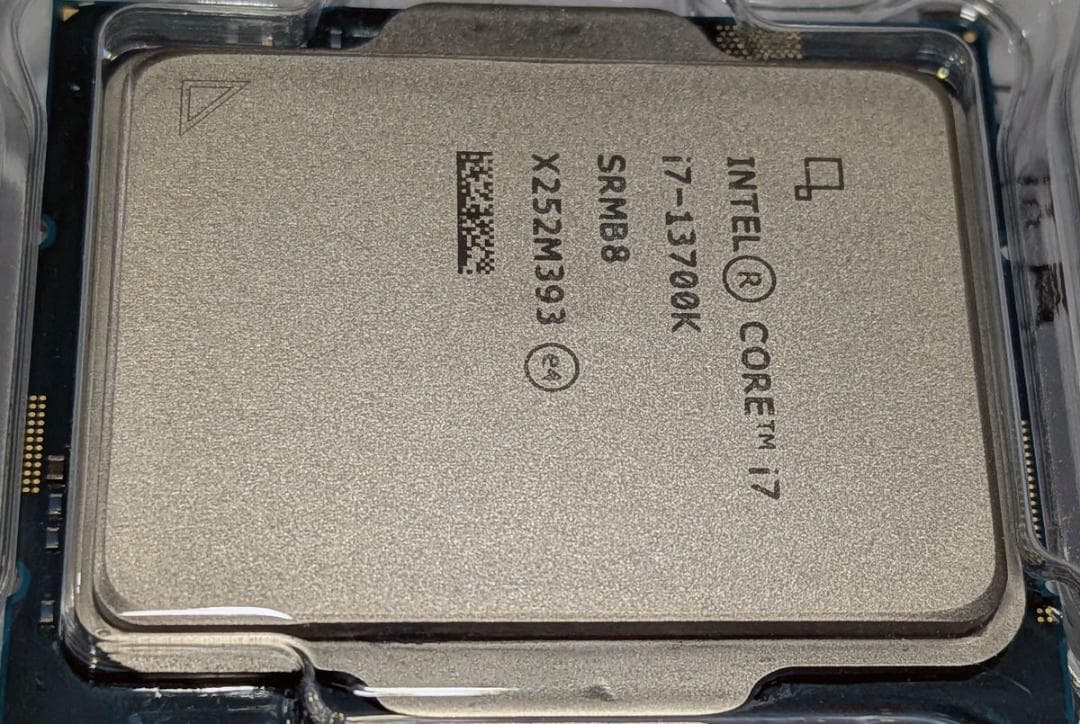 Intel Core i7-13700K SRMB8 第13世代 LGA1700