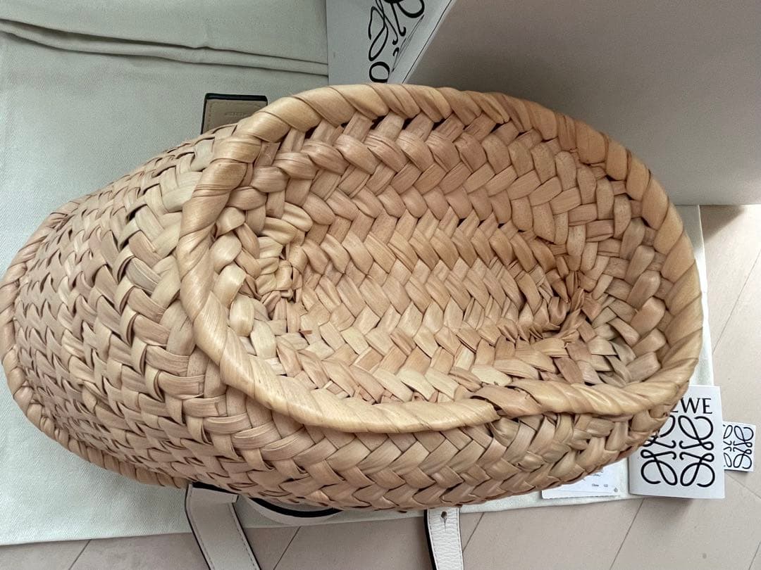 LOEWE ロエベ 白ロゴ入りバスケットバッグ スモール ベージュ