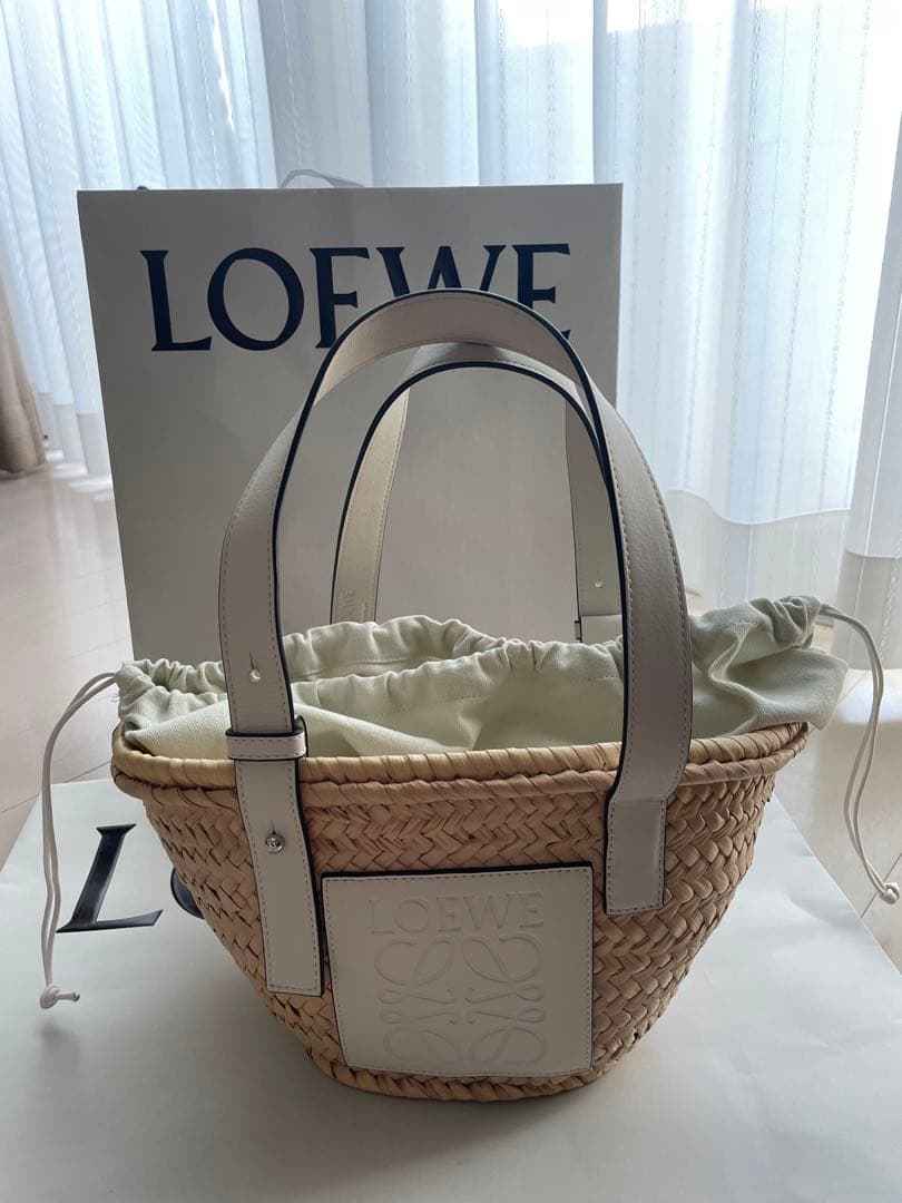 LOEWE ロエベ 白ロゴ入りバスケットバッグ スモール ベージュ