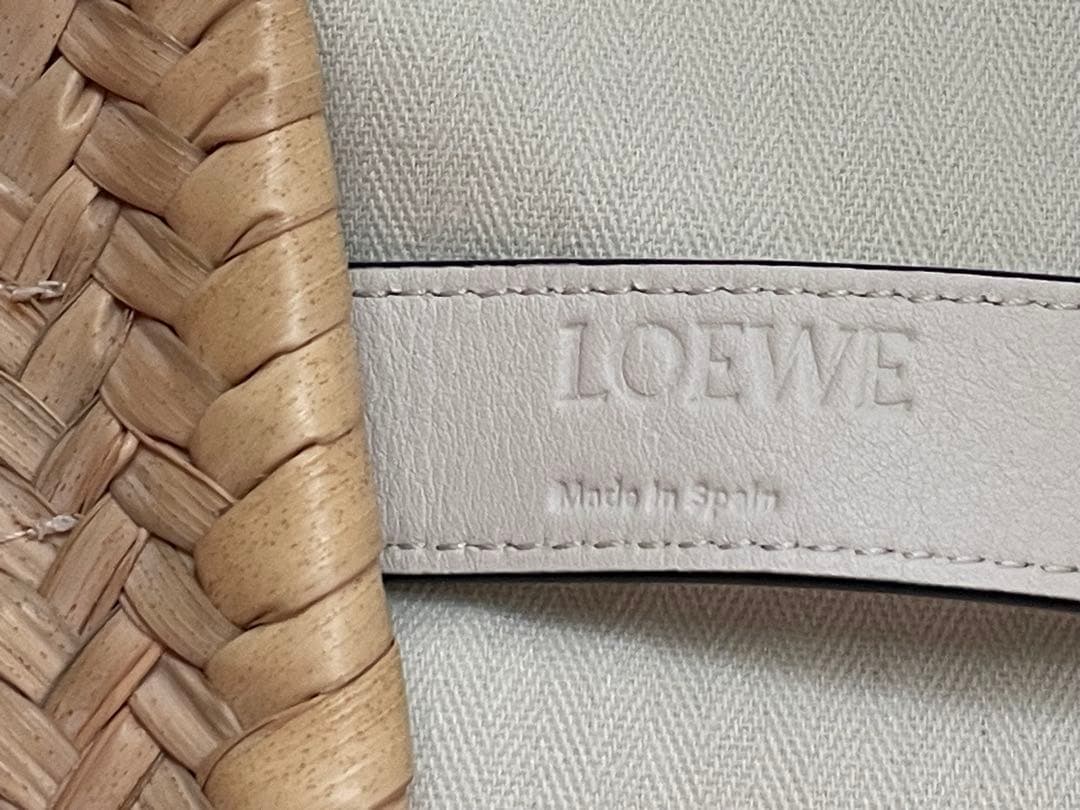 LOEWE ロエベ 白ロゴ入りバスケットバッグ スモール ベージュ