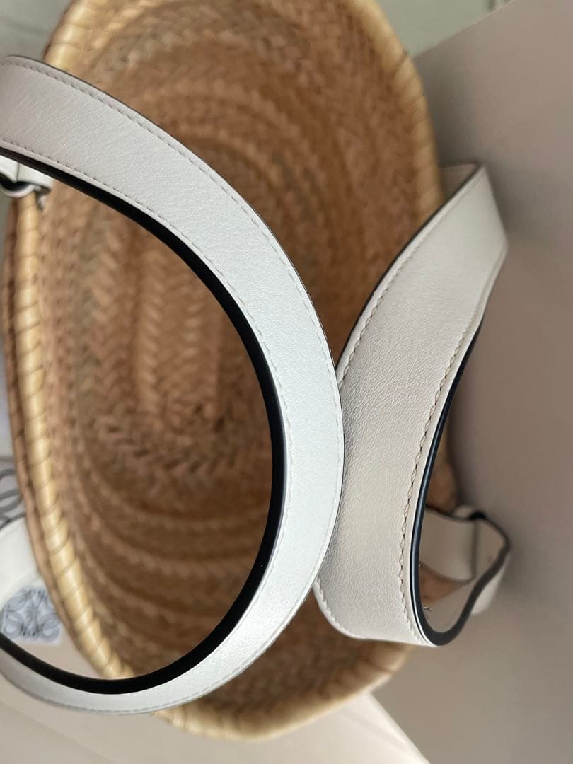 LOEWE ロエベ 白ロゴ入りバスケットバッグ スモール ベージュ