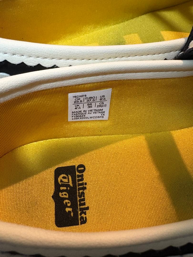 オニツカタイガー　MEXICO 66 TGRS　23.5 　　バレエシューズ