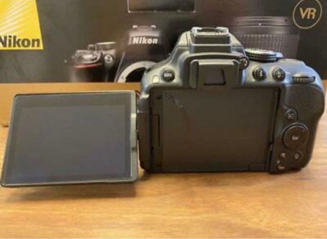 美品Nikon D5300 with DX VR 18-55 3.5-5.6g