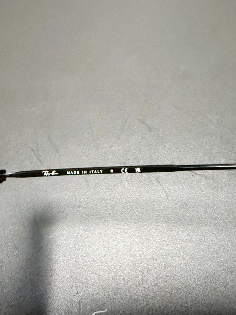 Ray-Ban ラウンドメタルサングラス ライトグレー