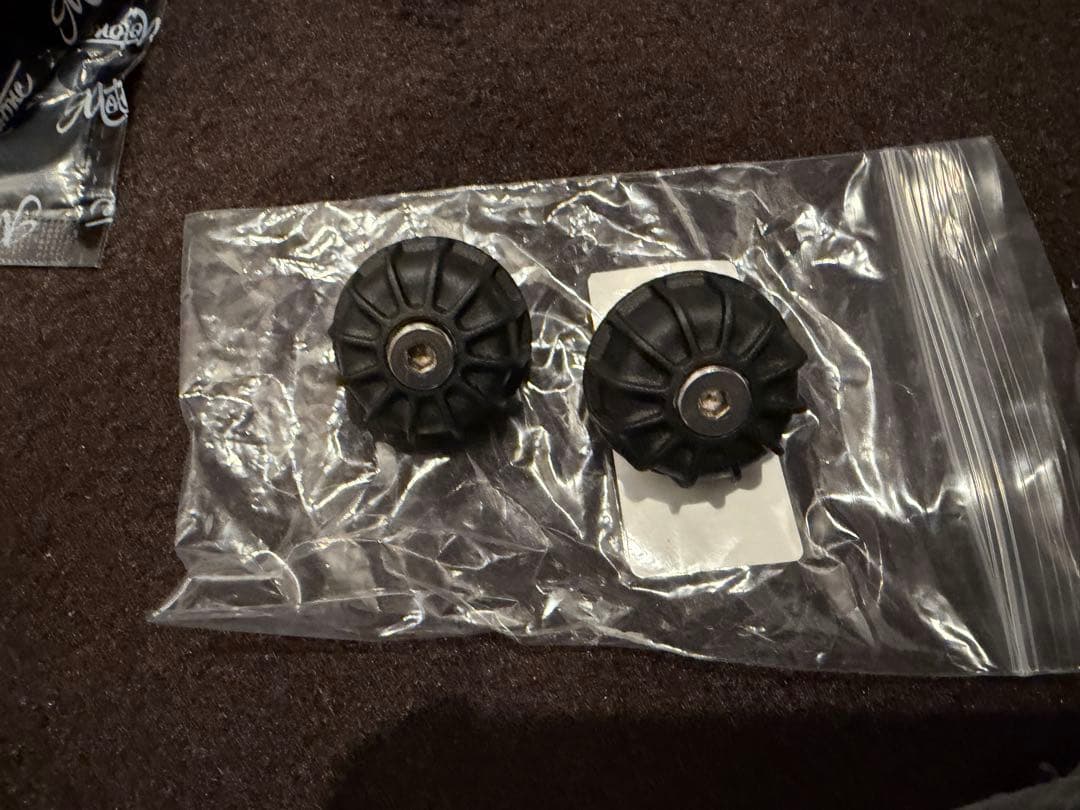 スラクストンR/S等チェーンガードスロットルカバハンドルロック等セットモートーン