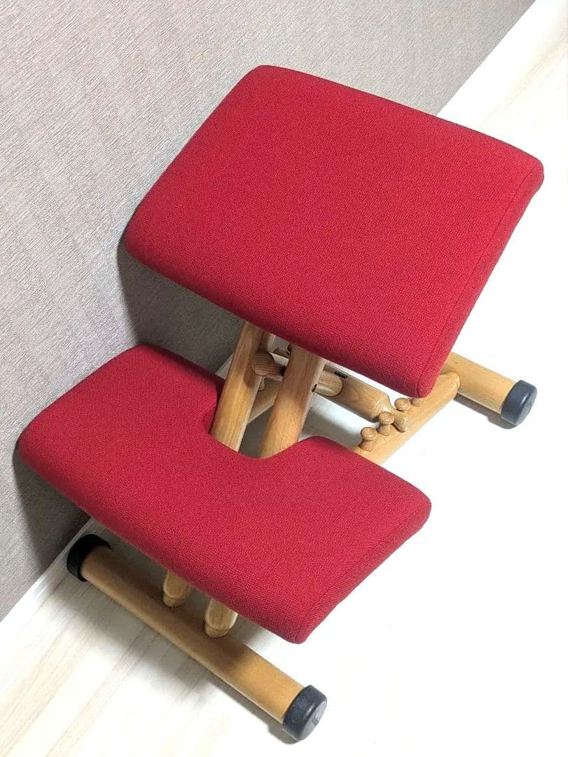 Stokke Varierマルチバランスチェア　姿勢改善 （レッド）