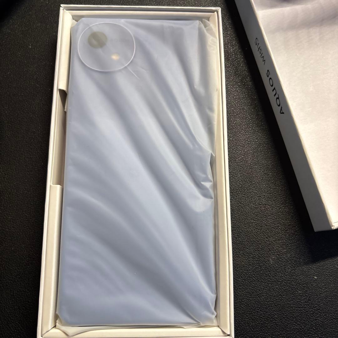 [未使用]【おまけ付き】AQUOS wish 5 ミソラ　本体　青