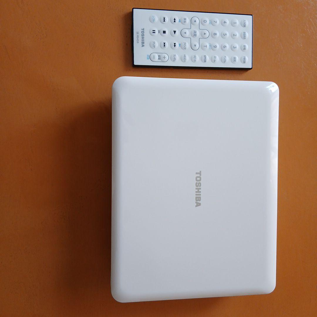 タカTOSHIBA ポータブルDVDプレーヤー SD-P710SW