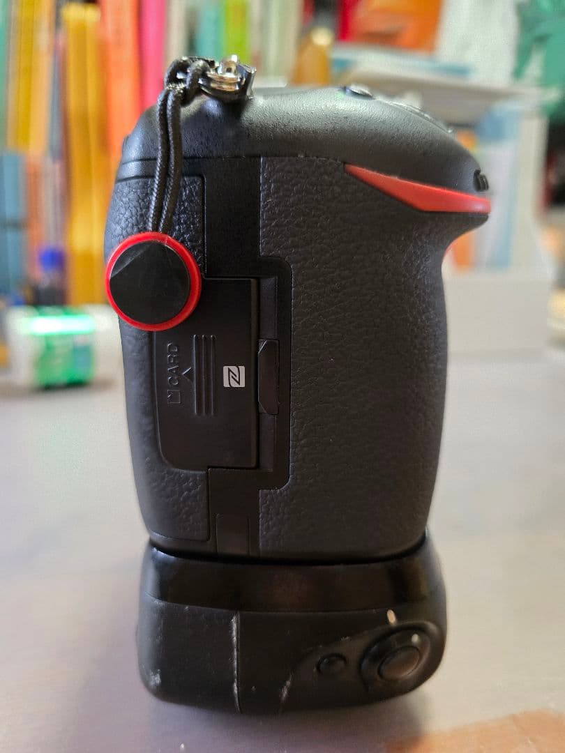 Nikon D500 デジタル一眼レフカメラ MB-D17