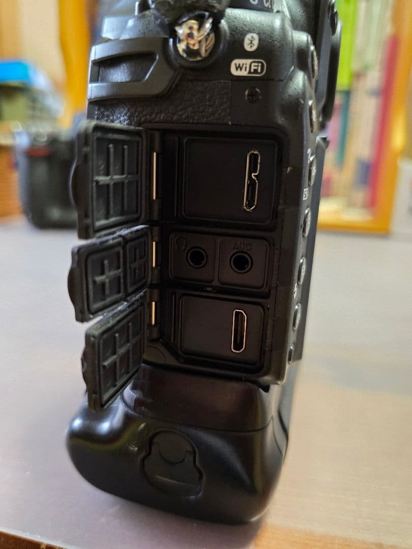 Nikon D500 デジタル一眼レフカメラ MB-D17