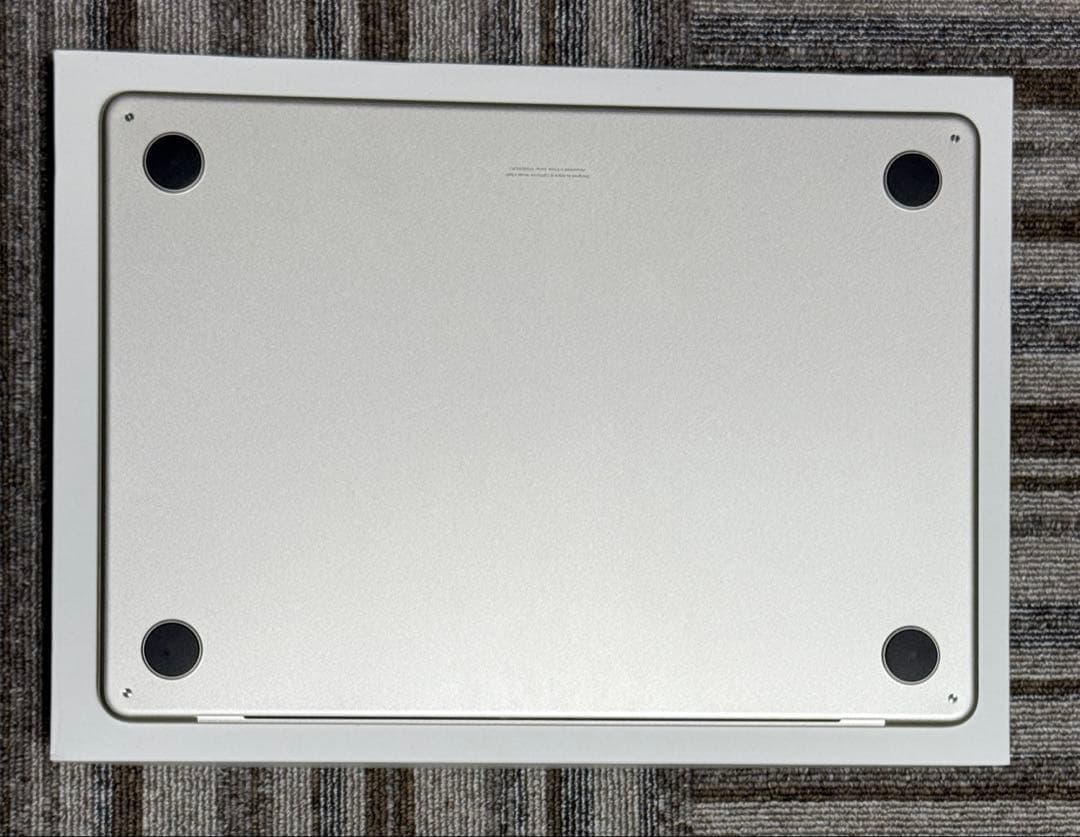 Macbook Air M2 13インチ（Apple認定整備済み品）