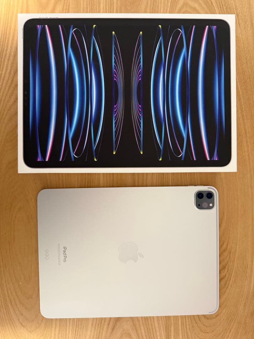 【くろ】Apple iPad Pro 11インチ シルバー 本体