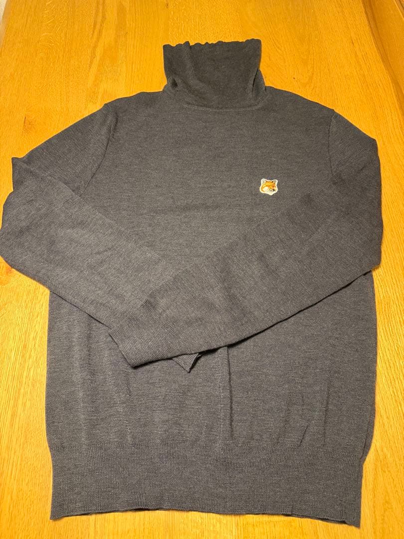 本日限定値下げ【美品】メゾンキツネタートルネック