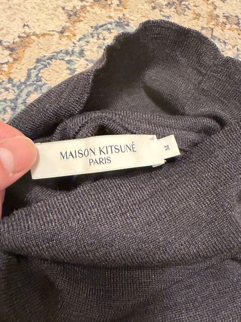 本日限定値下げ【美品】メゾンキツネタートルネック