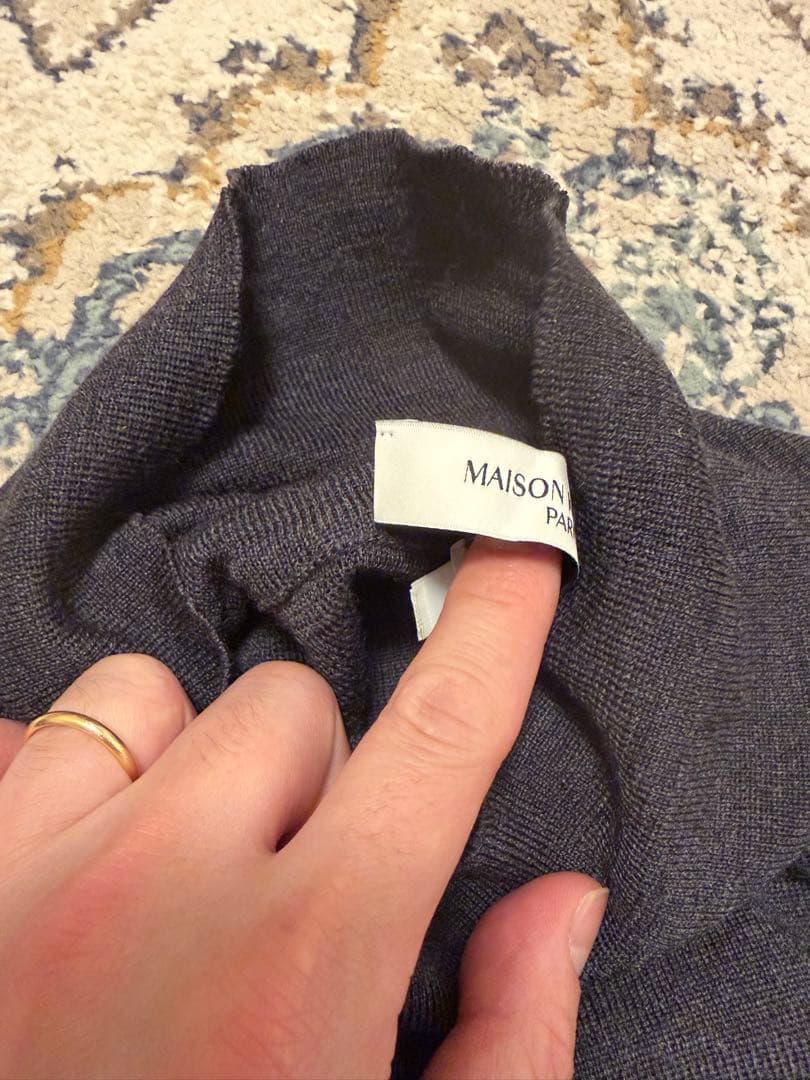 本日限定値下げ【美品】メゾンキツネタートルネック