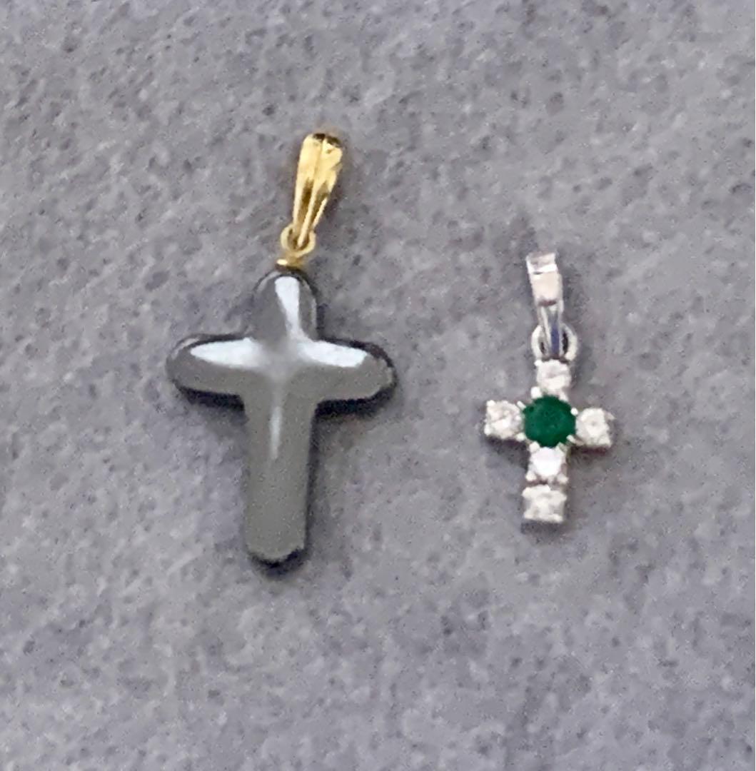 750ホワイトゴールドクロスペンダント& K18ヘマタイトクロス