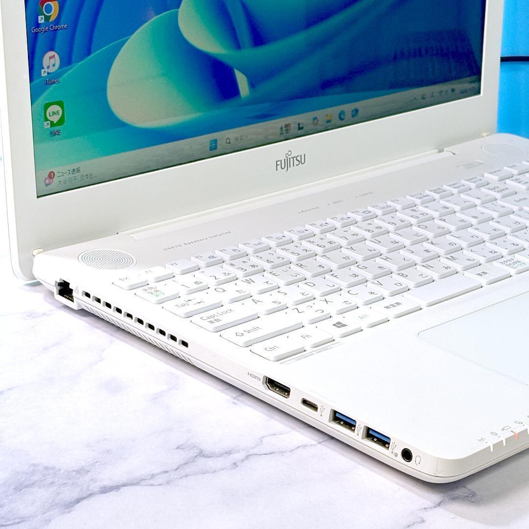 美品☆Corei7・8GB・SSD・Win11・ホワイト・ノートパソコン