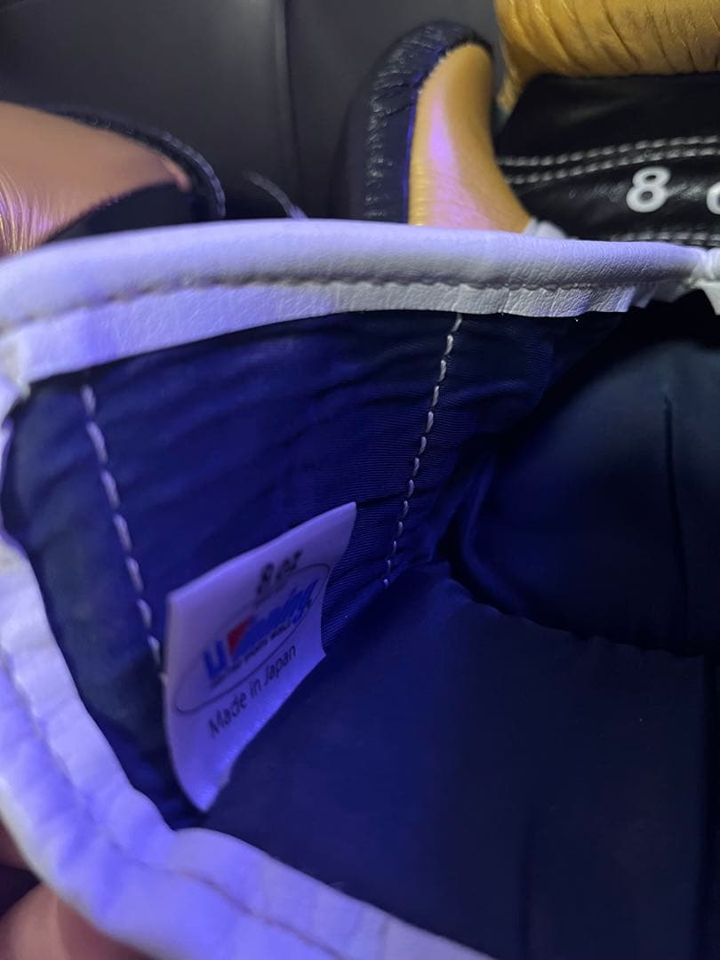 新品未使用 Winning ボクシンググローブ 8oz ゴールド/ブラック