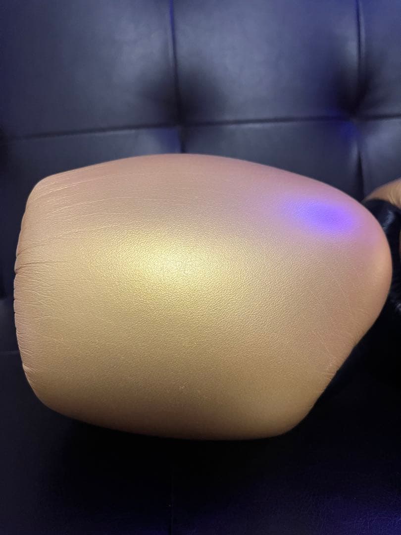 新品未使用 Winning ボクシンググローブ 8oz ゴールド/ブラック