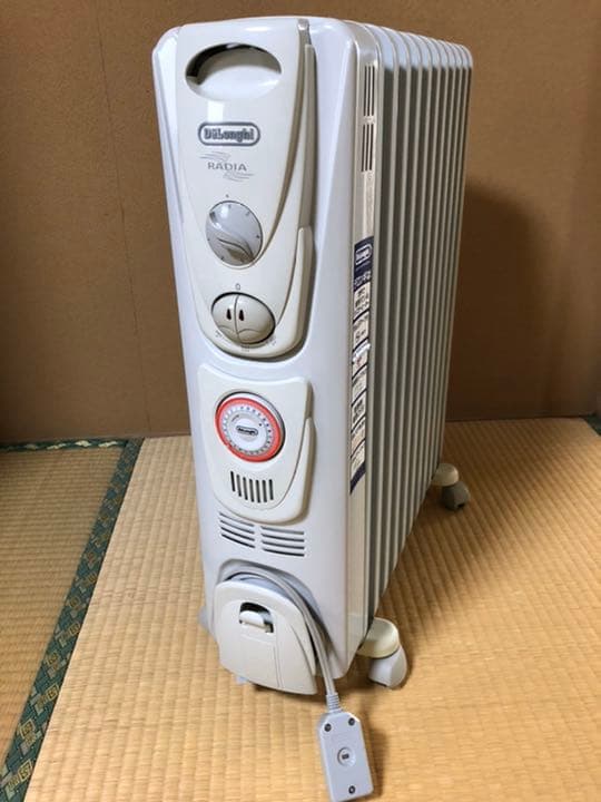 オイルヒーター　（デロンギ）