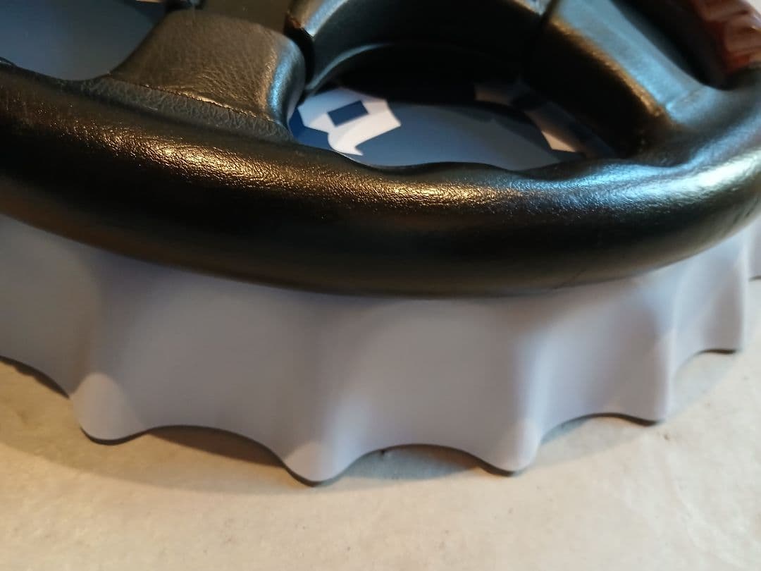 momo ステアリング　オリンピックⅢ　美品当時物