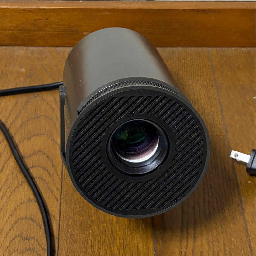 3COINS スリーズ　スリコ　プロジェクター本体