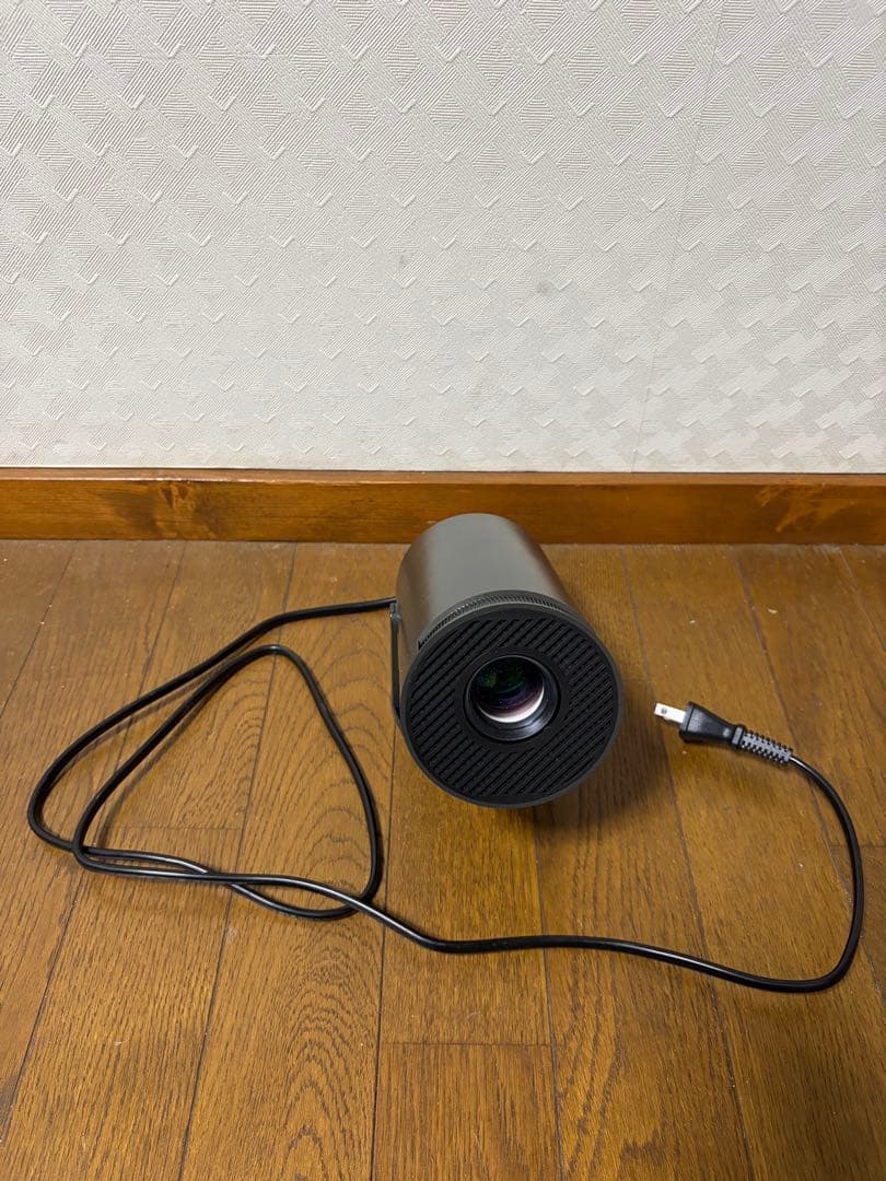 3COINS スリーズ　スリコ　プロジェクター本体