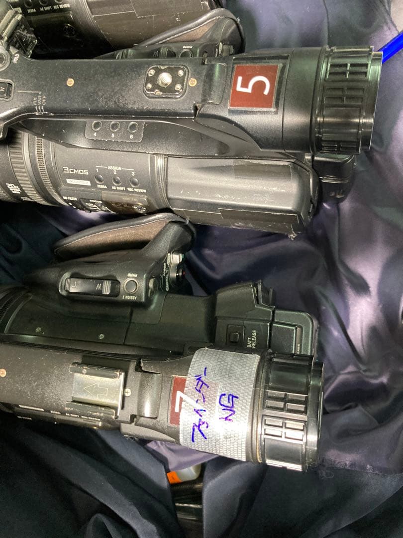 SONY hvr-MRC1K 4個セットとソニーZ5Jの5台おまけ付き！