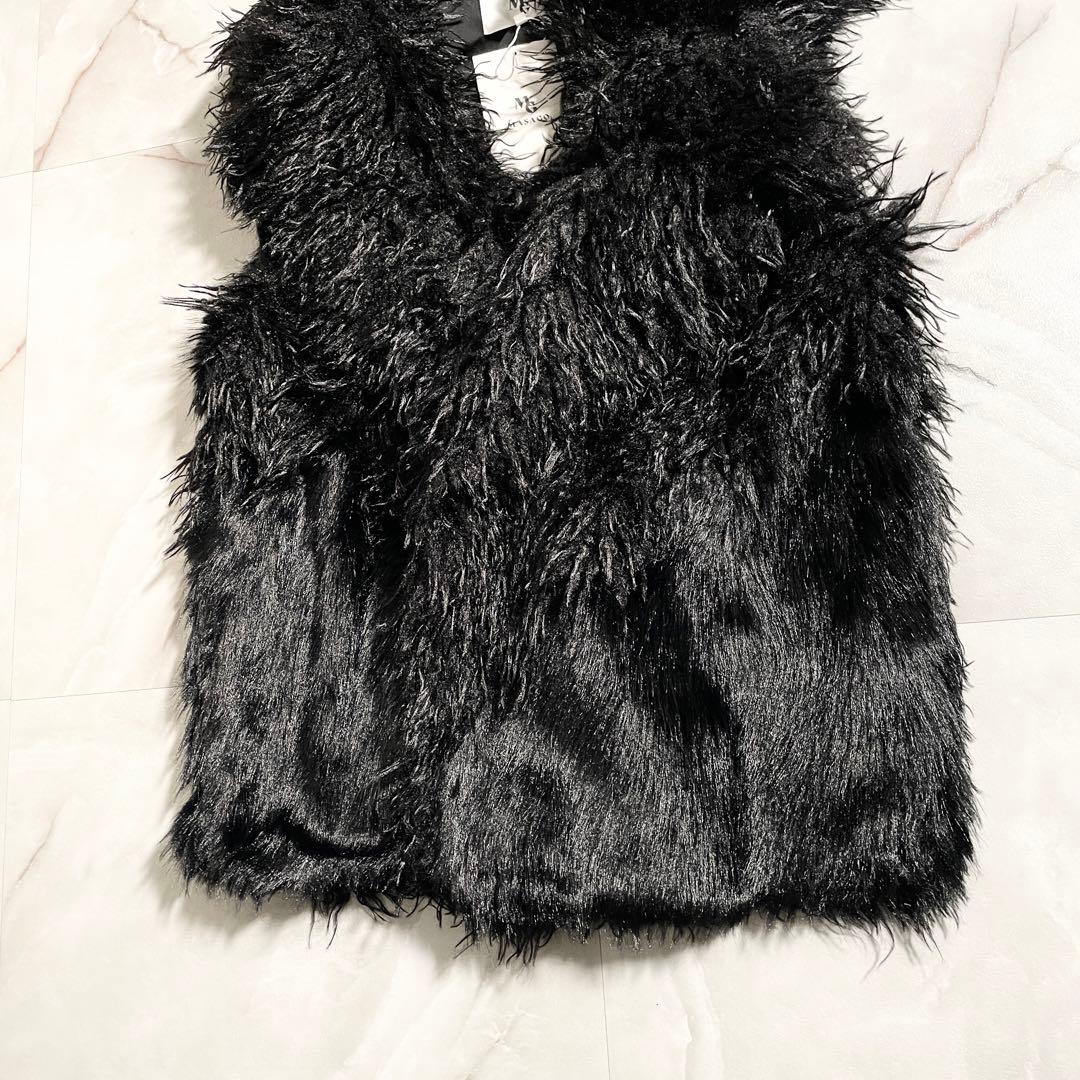 M17967 未使用　マサゴ　ゴージャスなフェイクファーのベスト　黒　S