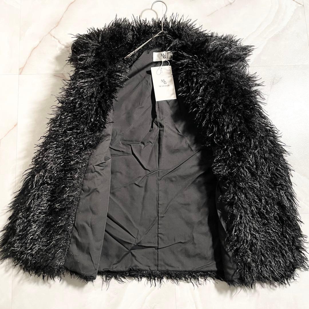 M17967 未使用　マサゴ　ゴージャスなフェイクファーのベスト　黒　S