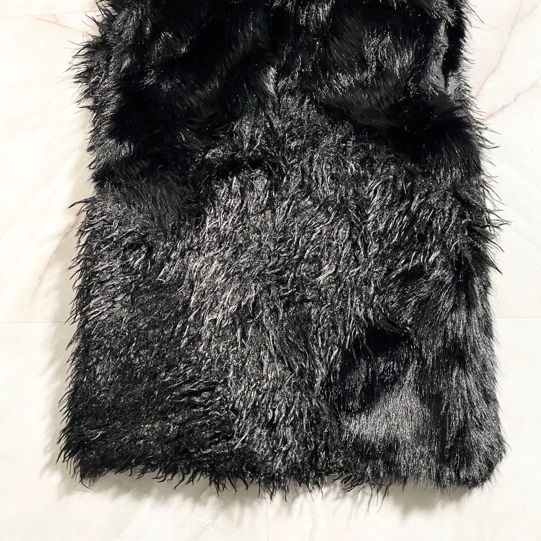 M17967 未使用　マサゴ　ゴージャスなフェイクファーのベスト　黒　S